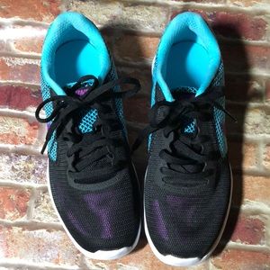 Nike Revolution 3 Sneakers